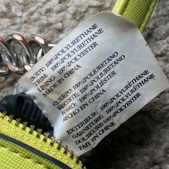 Steve Madden - Bright Yellow Purse with Silver Accents - Picture 15 of 16